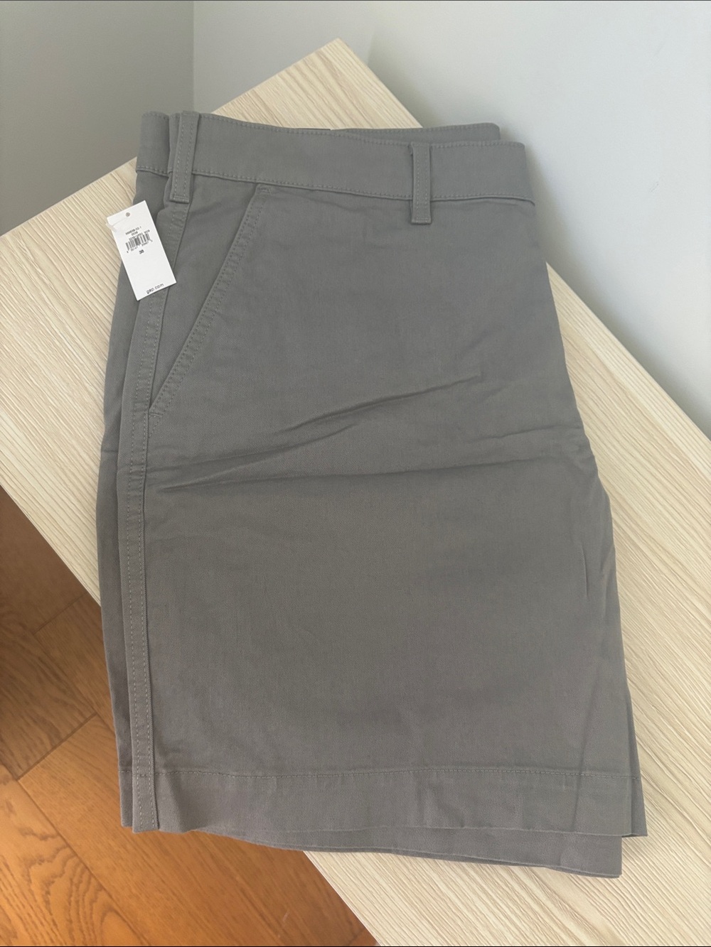 GAP | Men's 7” Gray Casual Chino Shorts